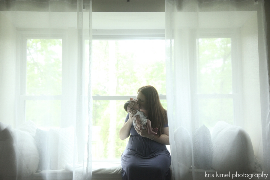 natural light portrit of mother and newborn